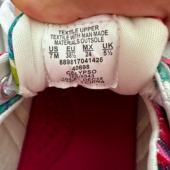 NWT Women’s floral sneakers - Picture 6 of 7